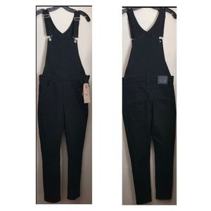 WOMEN'S LEVI'S OVERALLS (SIZE 29) New with tags